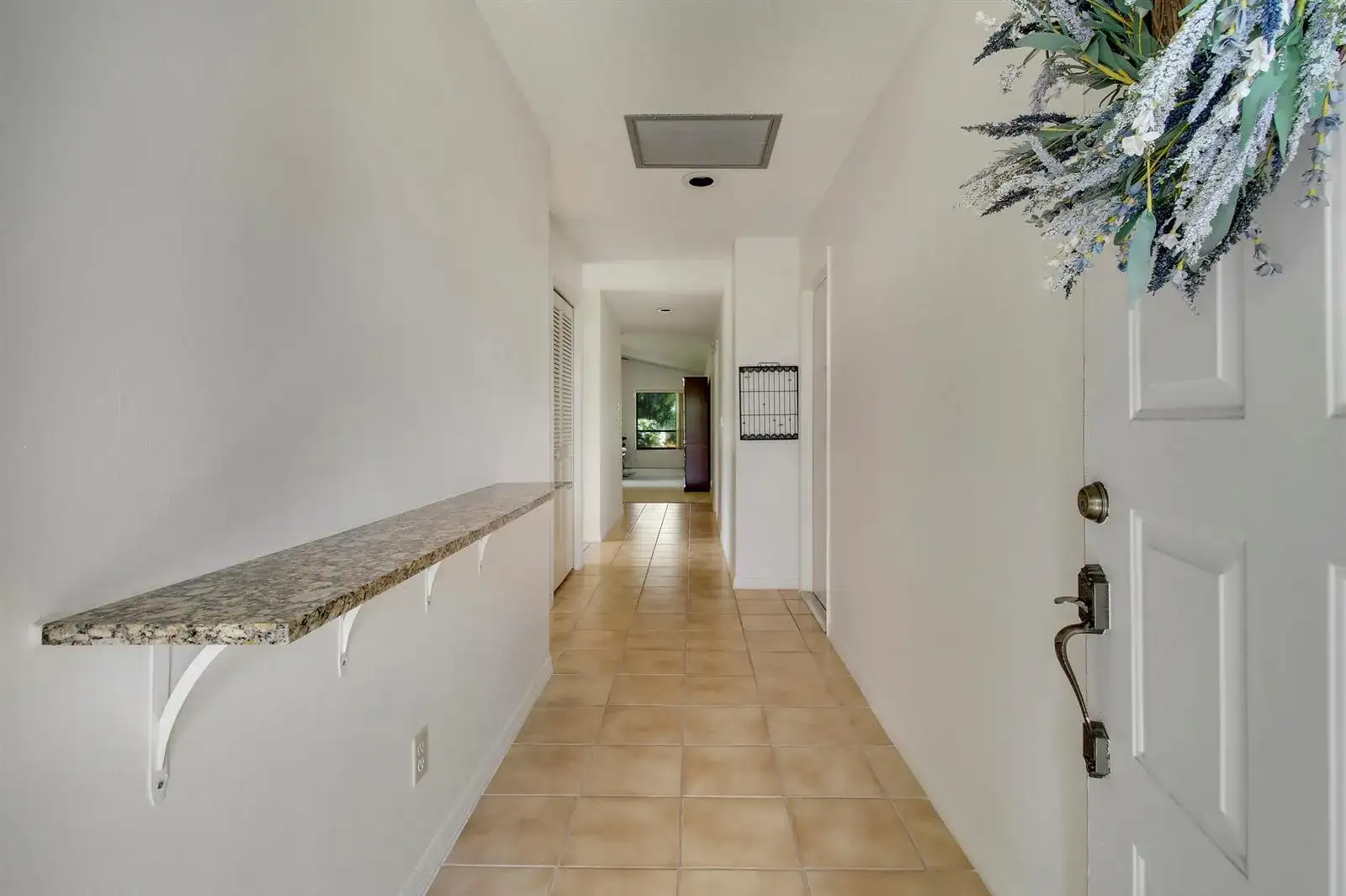6807 SE Yorktown Drive, Hobe Sound FL 33455 photo 2