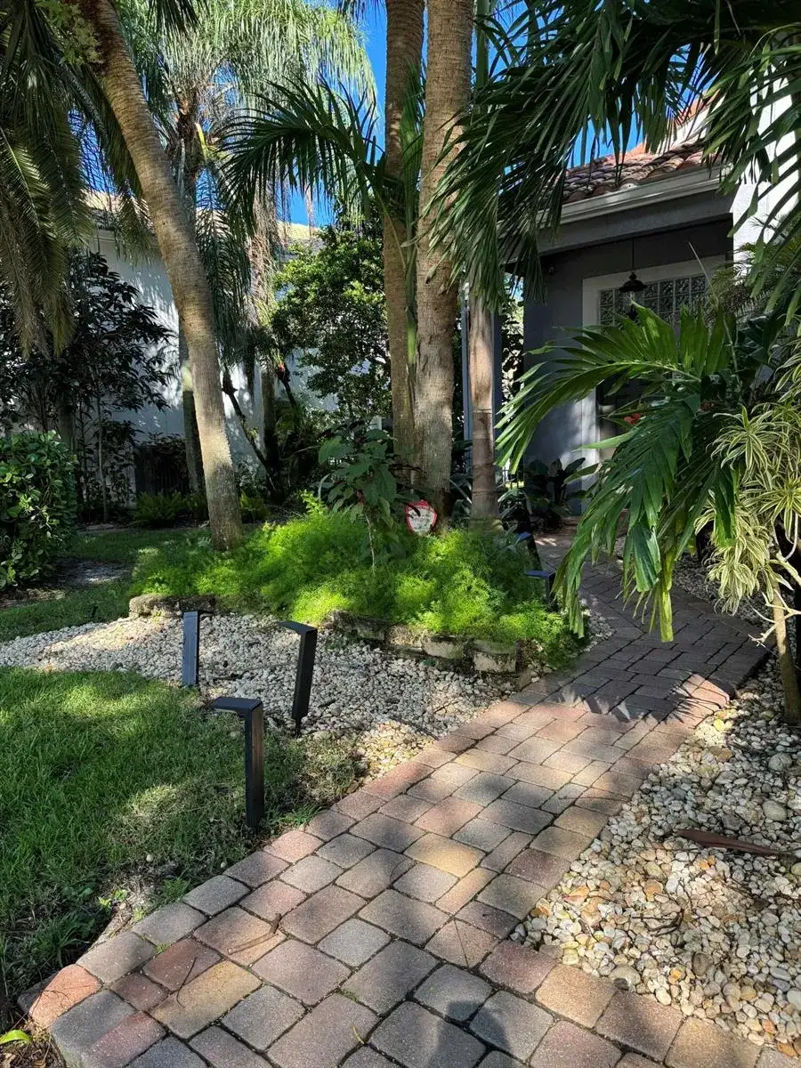 10366 BUENA VENTURA Drive, Boca Raton FL 33498 photo 4