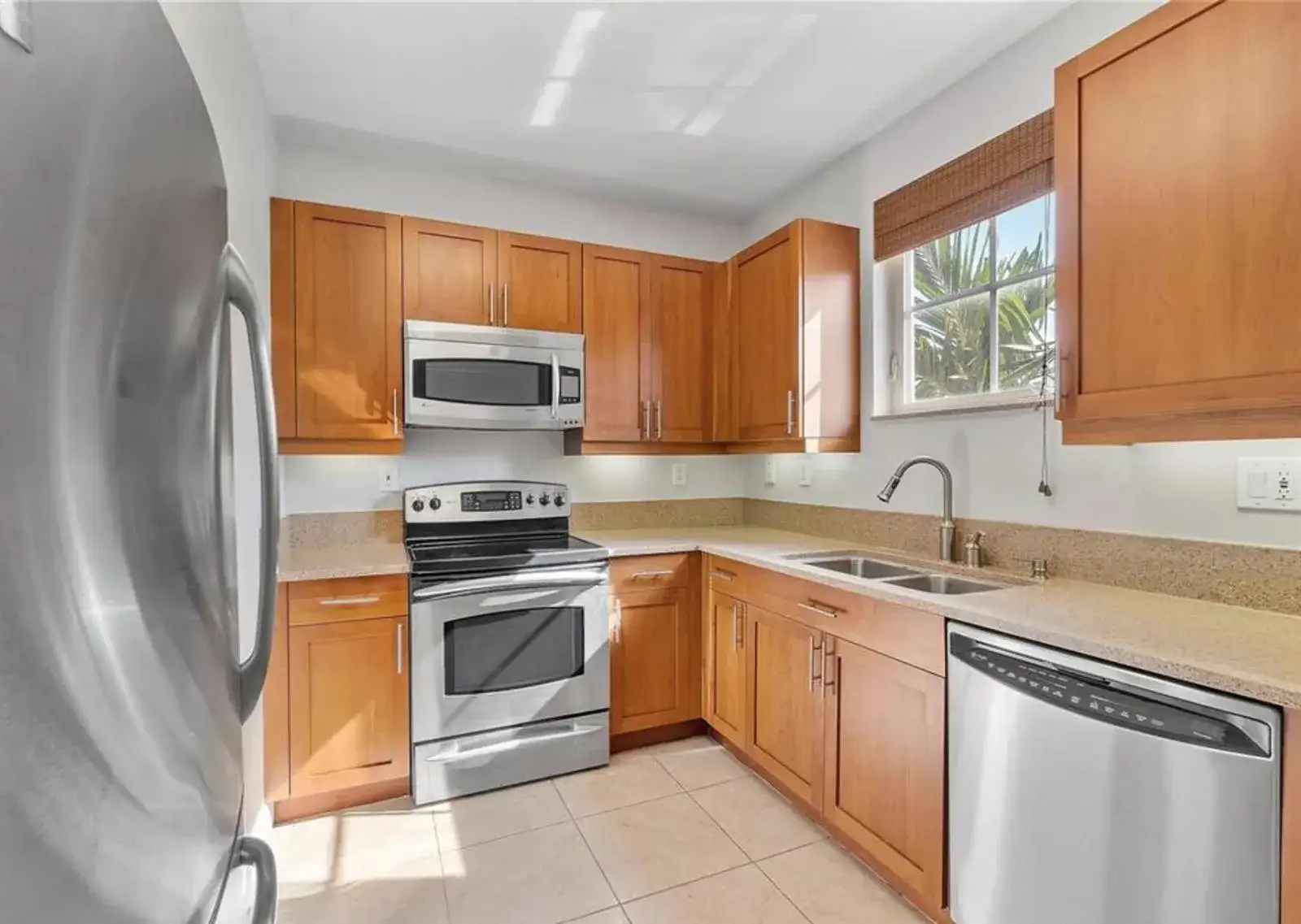 400 SW 14TH Avenue, Fort Lauderdale FL 33312 photo 3
