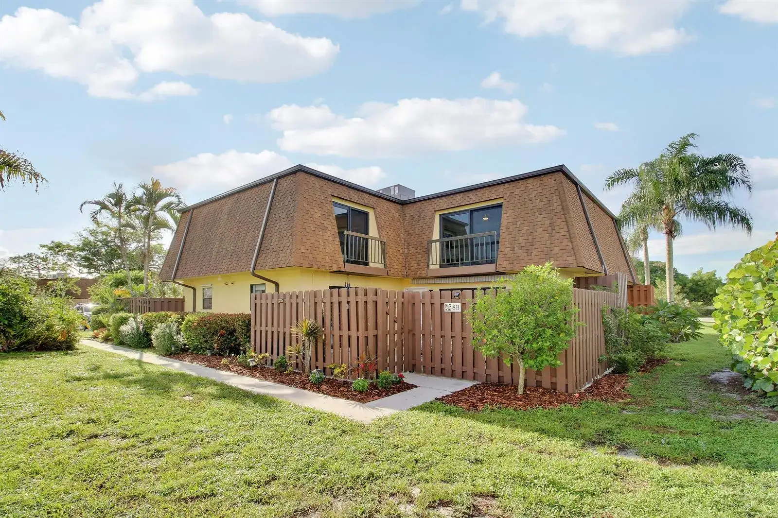 110 N DELAWARE Boulevard # 8B, Jupiter FL 33458 photo 2