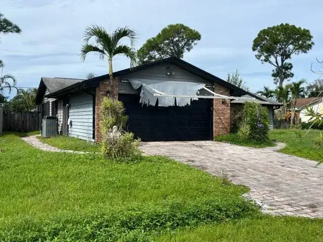 2562 SE Petit Lane, Port St. Lucie FL 34952 photo 2