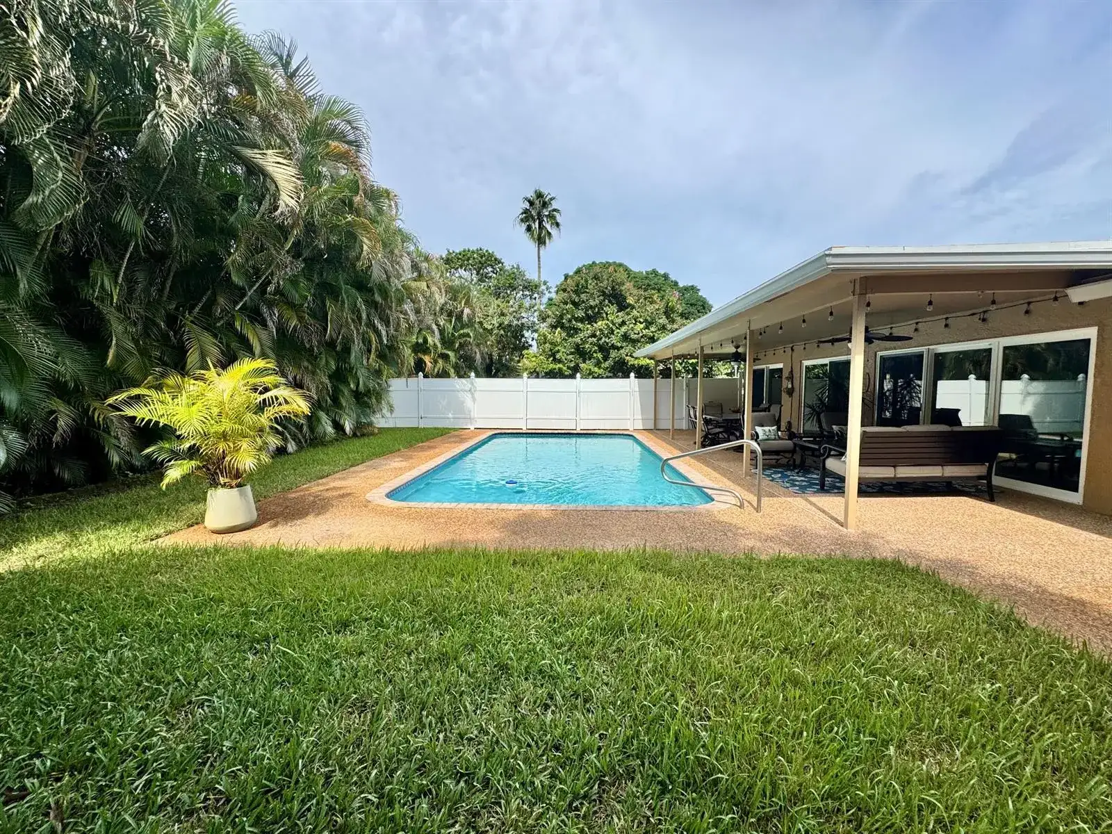 992 NW 83RD Drive, Coral Springs FL 33071 photo 2