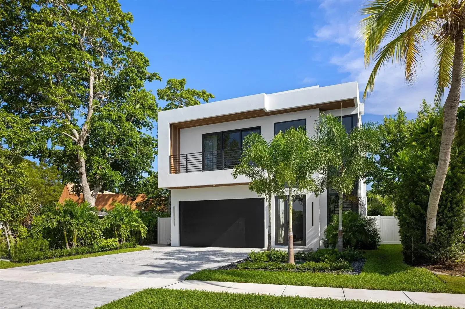 707 Lake Avenue N, Delray Beach FL 33483 photo 2