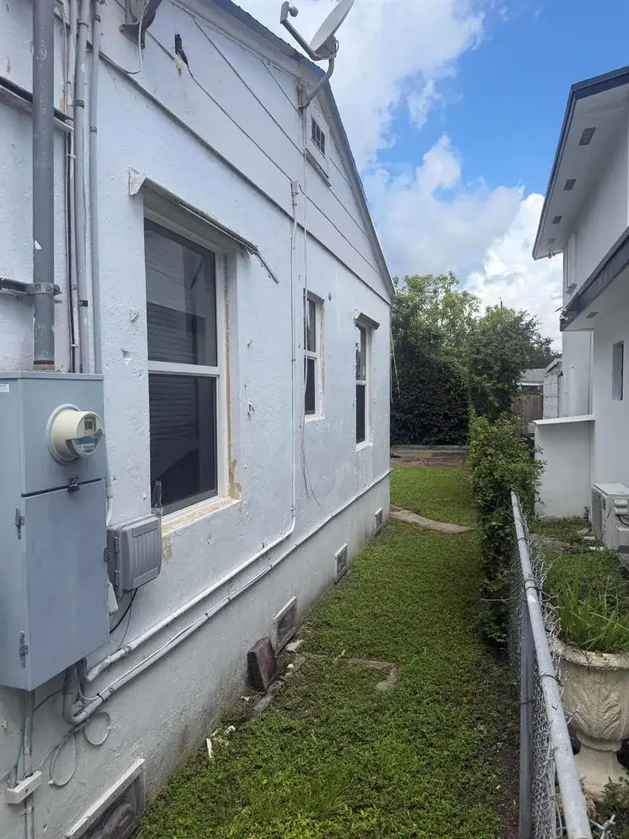 1419 NW 44TH Street # 1, Miami FL 33142 photo 3