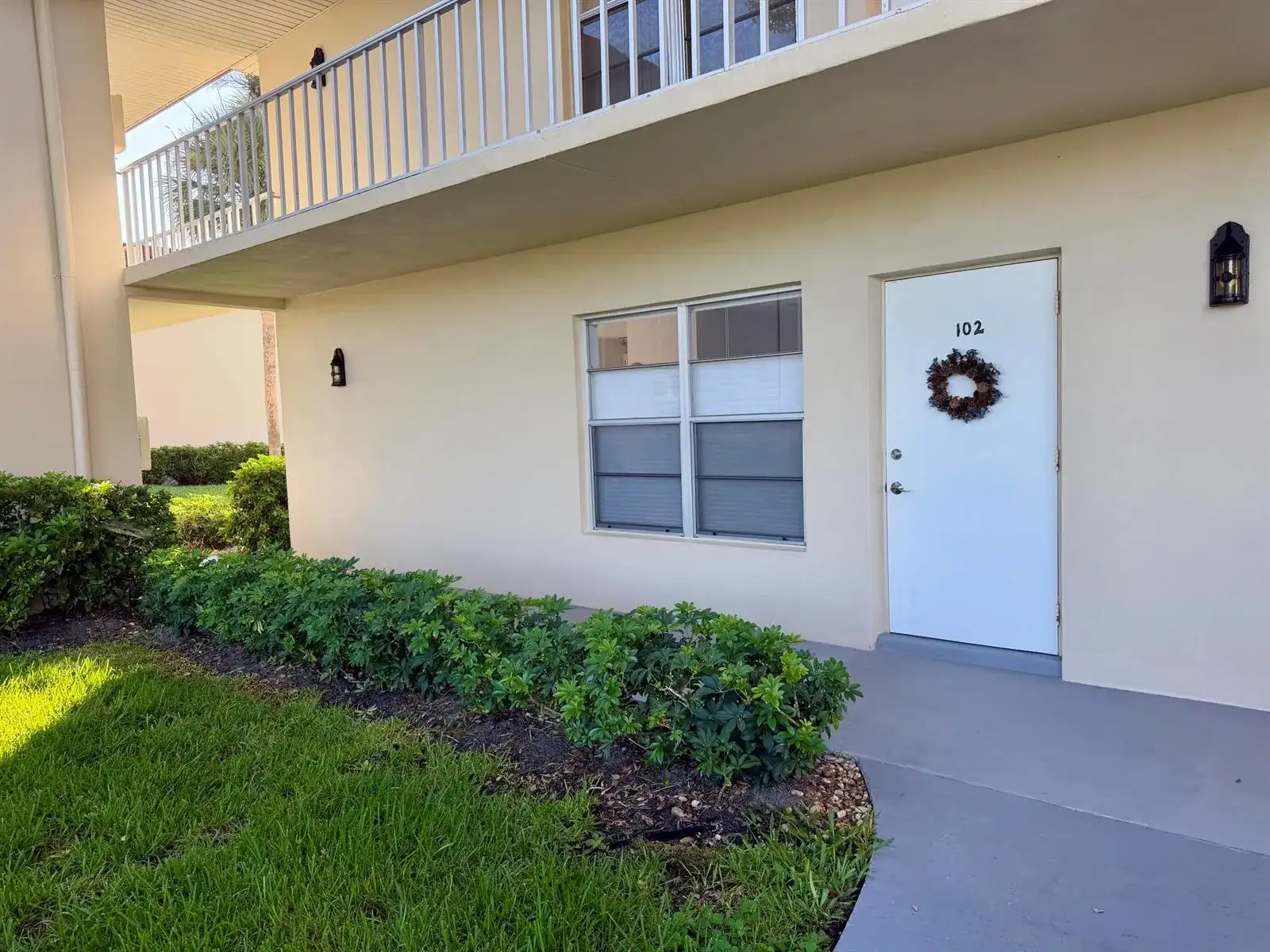 94 Spring Lake Drive, Vero Beach FL 32962 photo 2