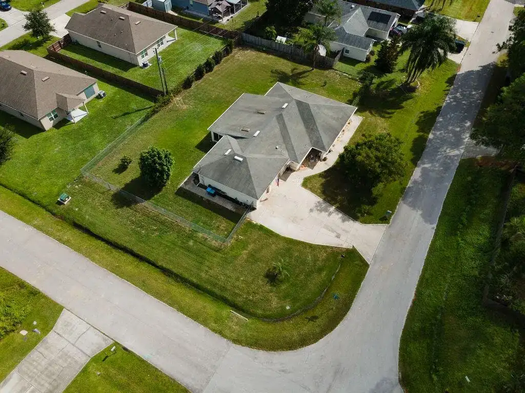 601 ANTIGUA Street NE, Palm Bay FL 32907 photo 4