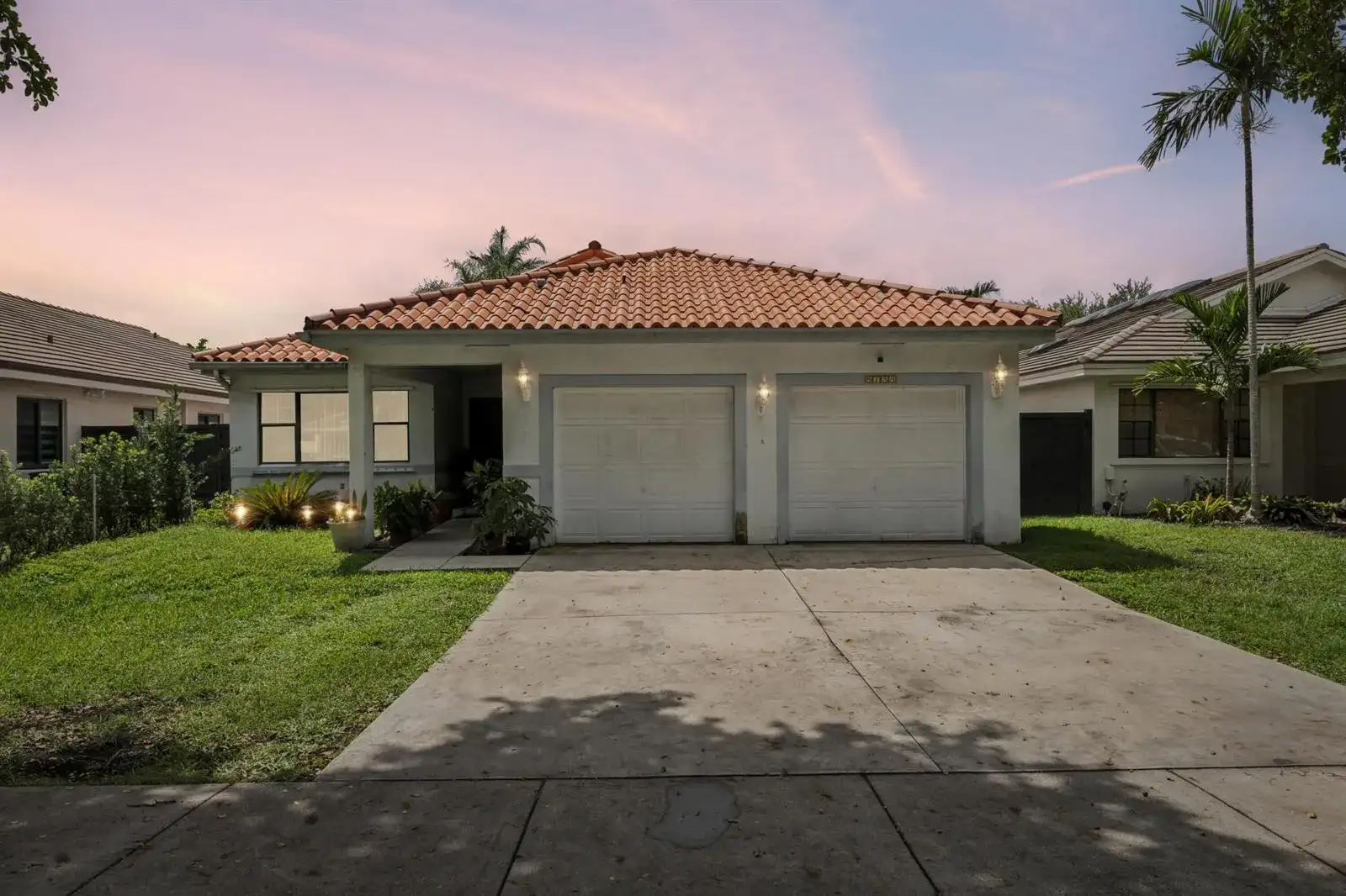 8738 NW 150th Terrace, Miami Lakes FL 33018 photo 2