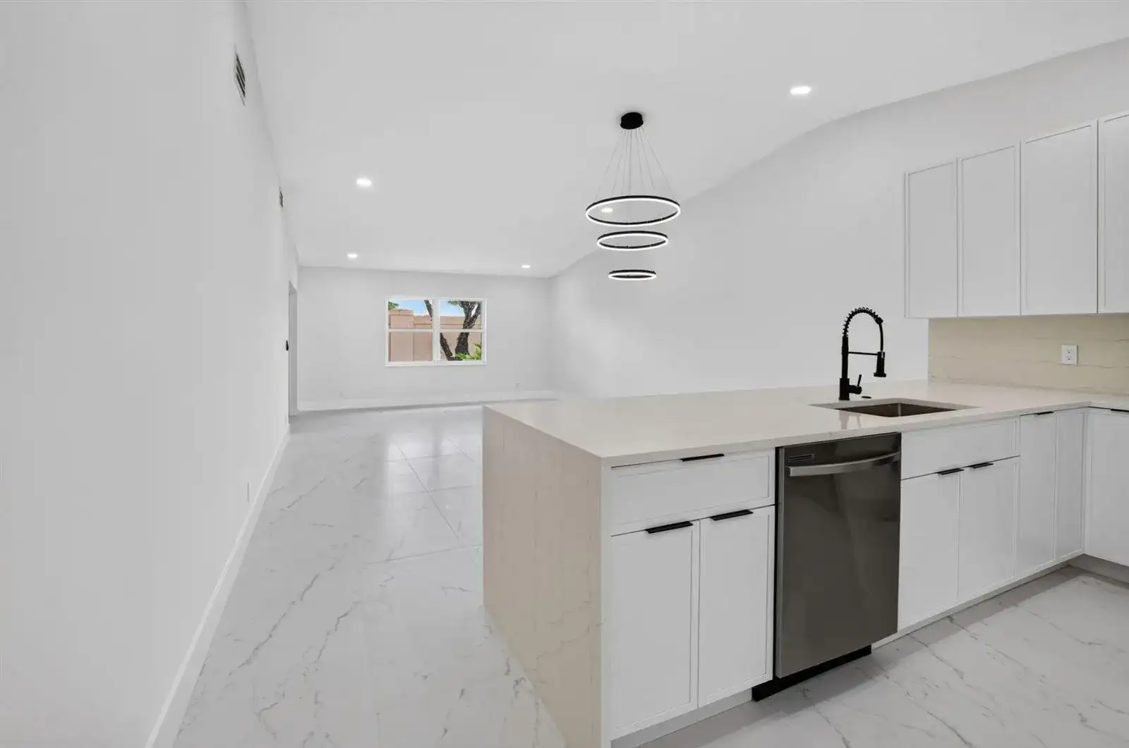 8224 SUMMERBREEZE Lane, Boca Raton FL 33496 photo 4