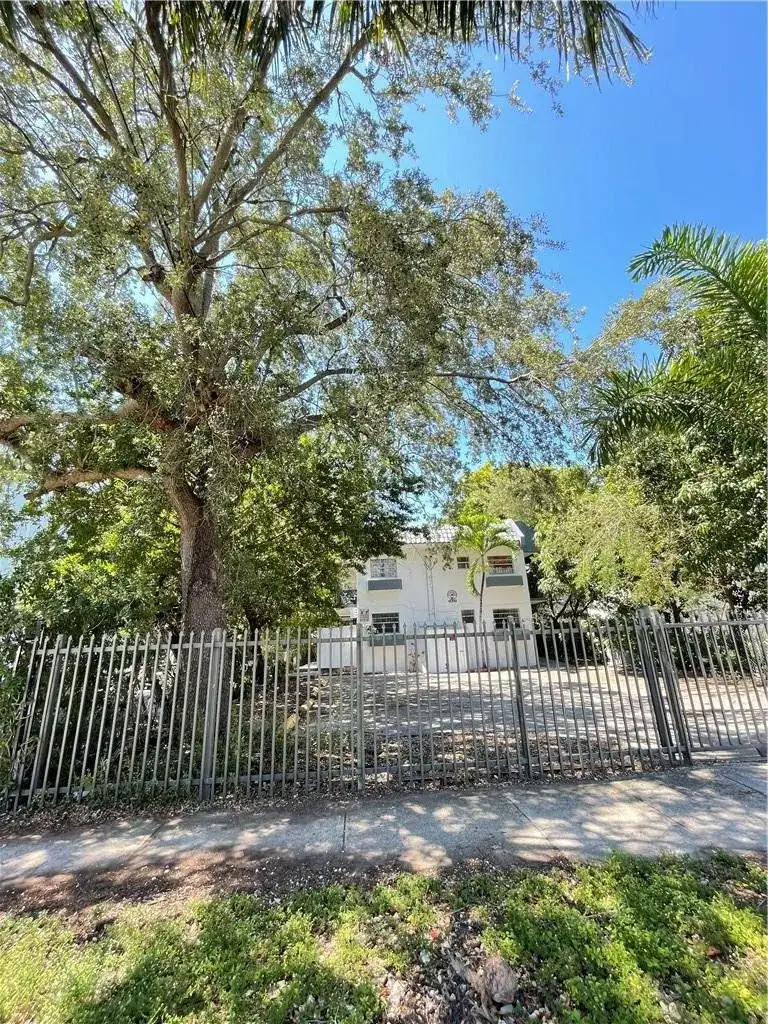 1052 NW 4TH Street # 4, Miami FL 33128 photo 3