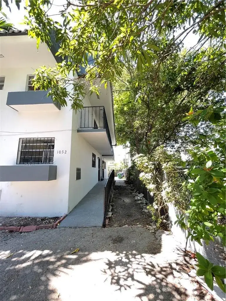 1052 NW 4TH Street # 4, Miami FL 33128 photo 5