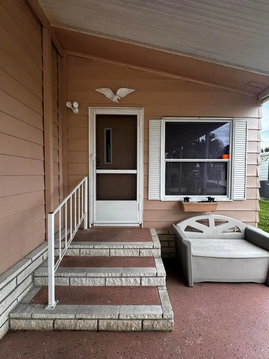 24 Flores Del Norte, Fort Pierce FL 34951 photo 3