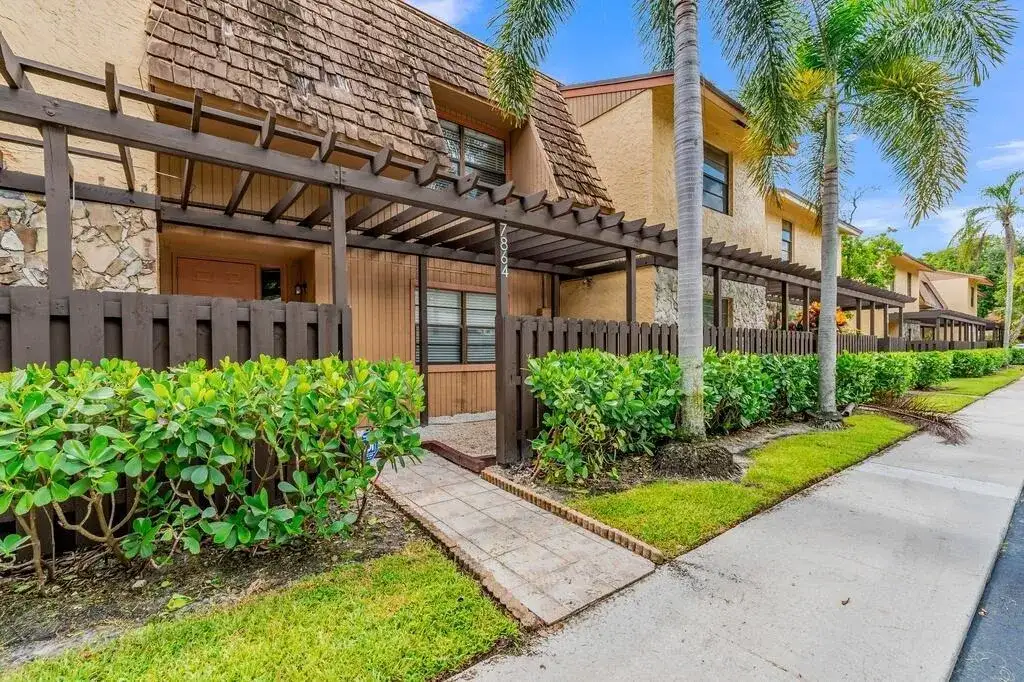 7864 NW 12TH Street, Plantation FL 33322 photo 2