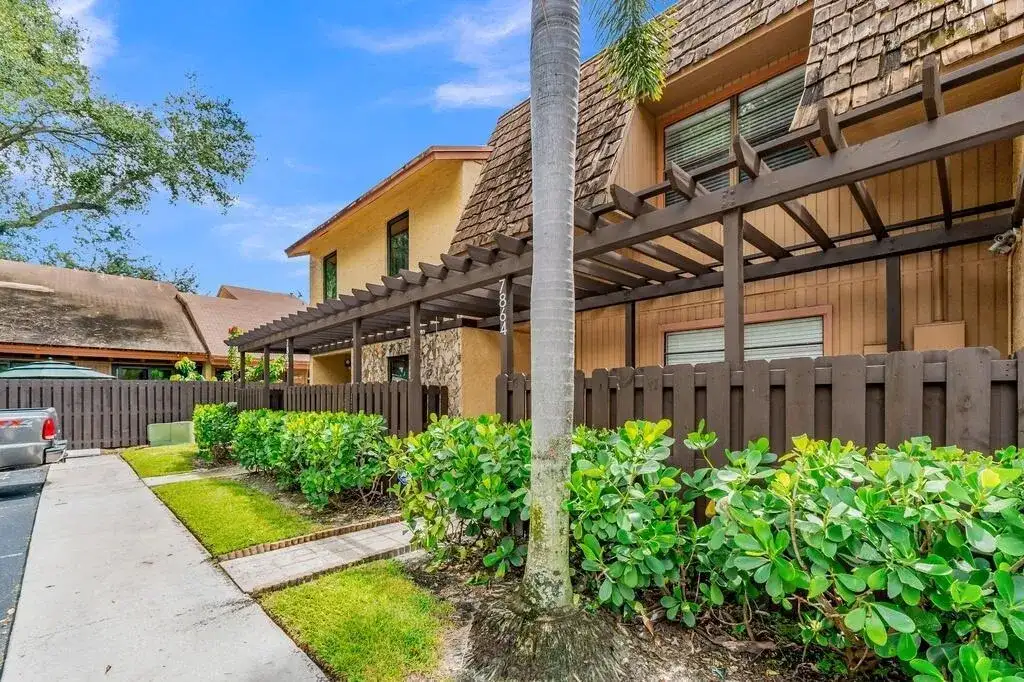7864 NW 12TH Street, Plantation FL 33322 photo 3