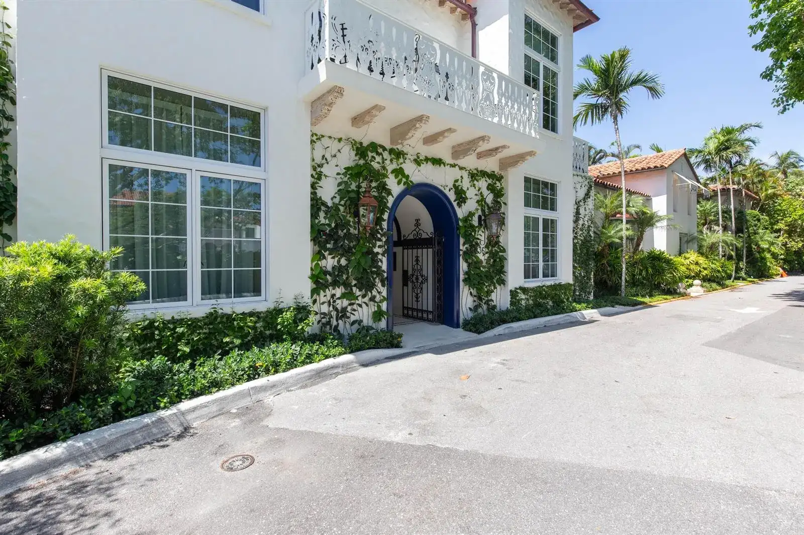 236 Phipps Plaza # 202, Palm Beach FL 33480 photo 2