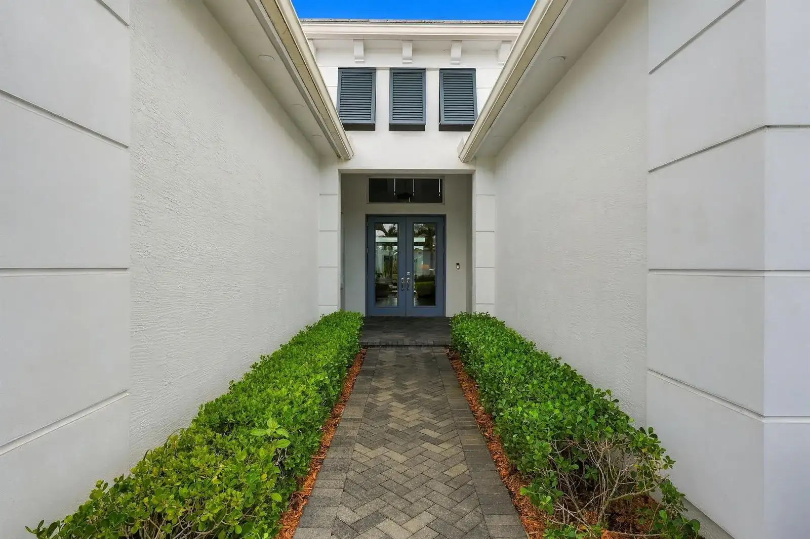 8711 SW FLUTTO Way, Port St. Lucie FL 34987 photo 3