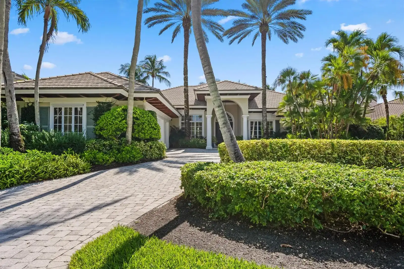 252 Locha Drive, Jupiter FL 33458 photo 2