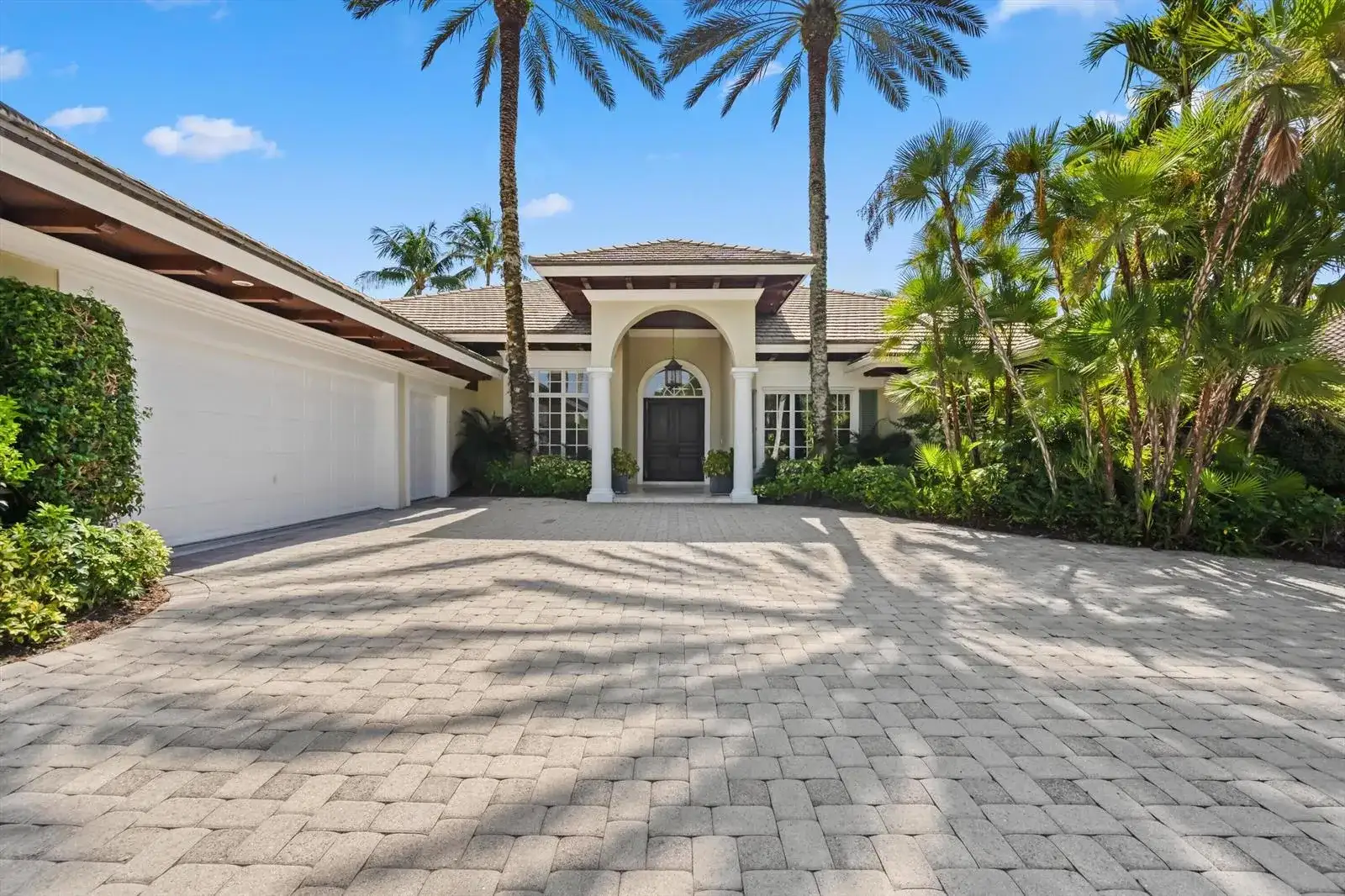 252 Locha Drive, Jupiter FL 33458 photo 3