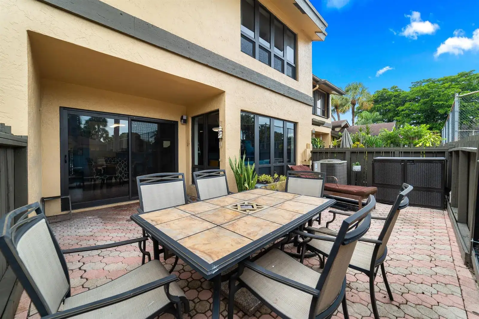 8847 Cleary Boulevard, Plantation FL 33324 photo 3