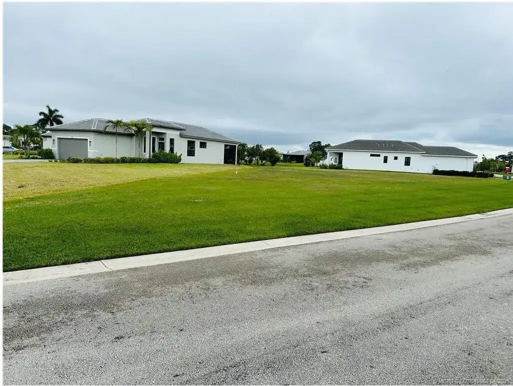 156 SE Via Bisento, Port St. Lucie FL 34952 photo 2