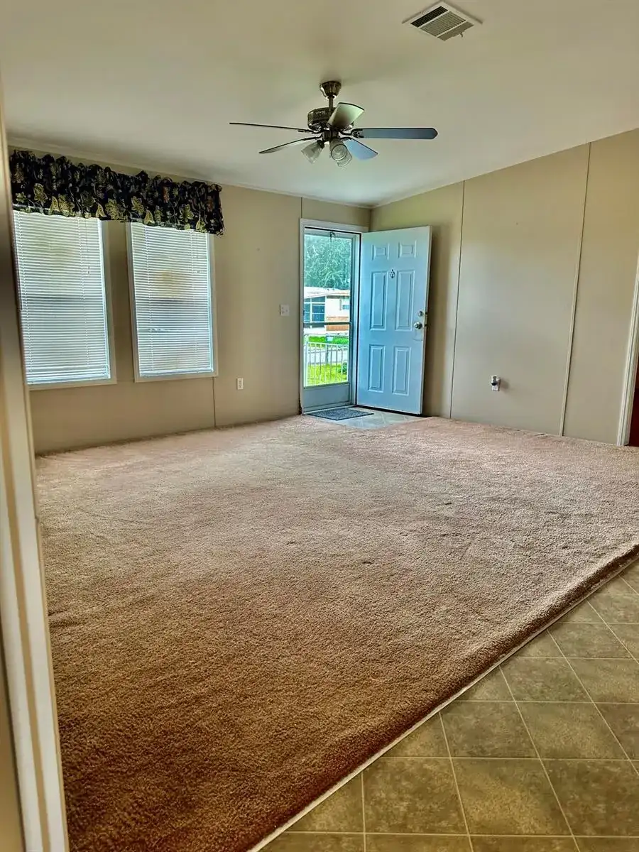 1057 BLUE HERON Lane, Moore Haven FL 33471 photo 4