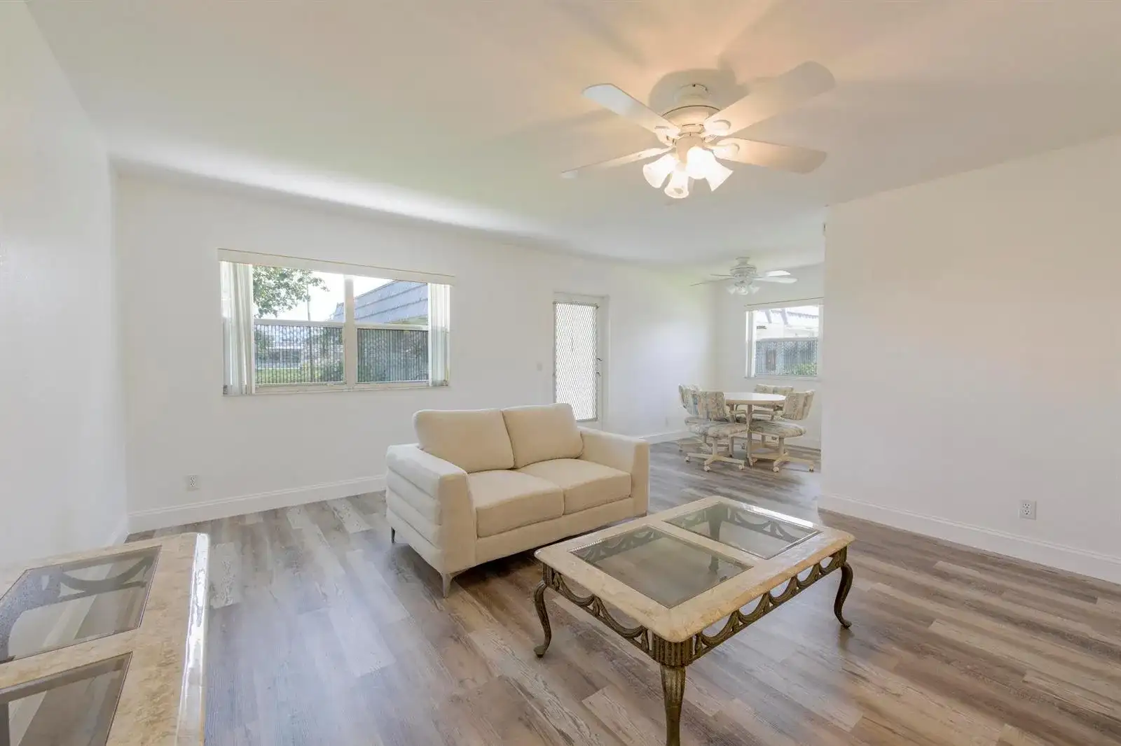 189 Valencia H, Delray Beach FL 33446 photo 2