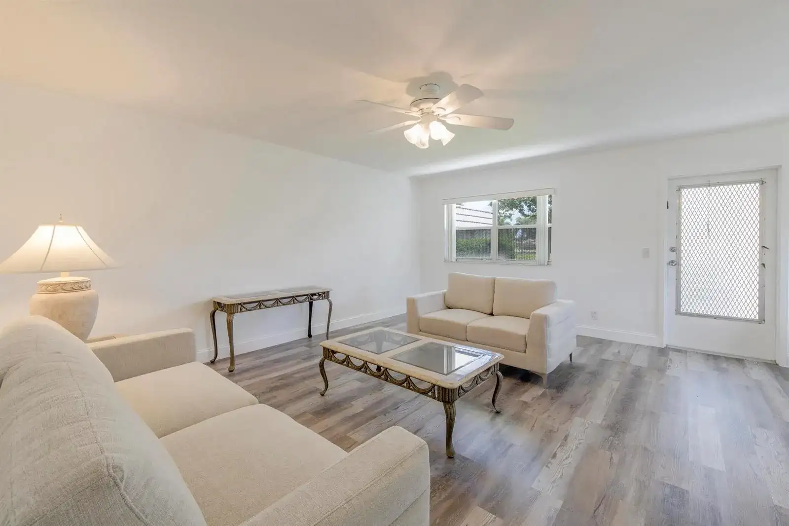 189 Valencia H, Delray Beach FL 33446 photo 3