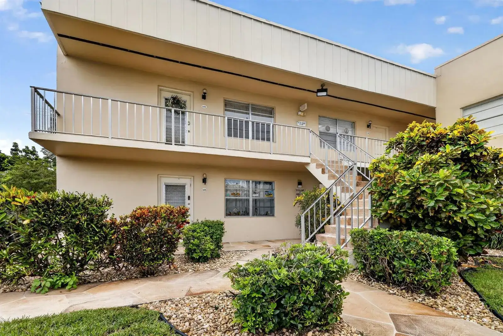 318 Normandy G # 318, Delray Beach FL 33484 photo 2