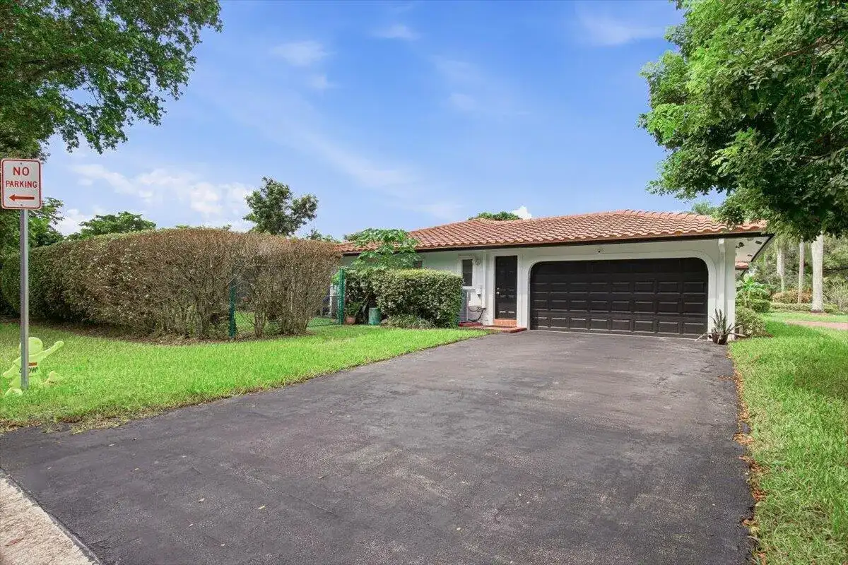 9642 NW 1ST Place, Coral Springs FL 33071 photo 4