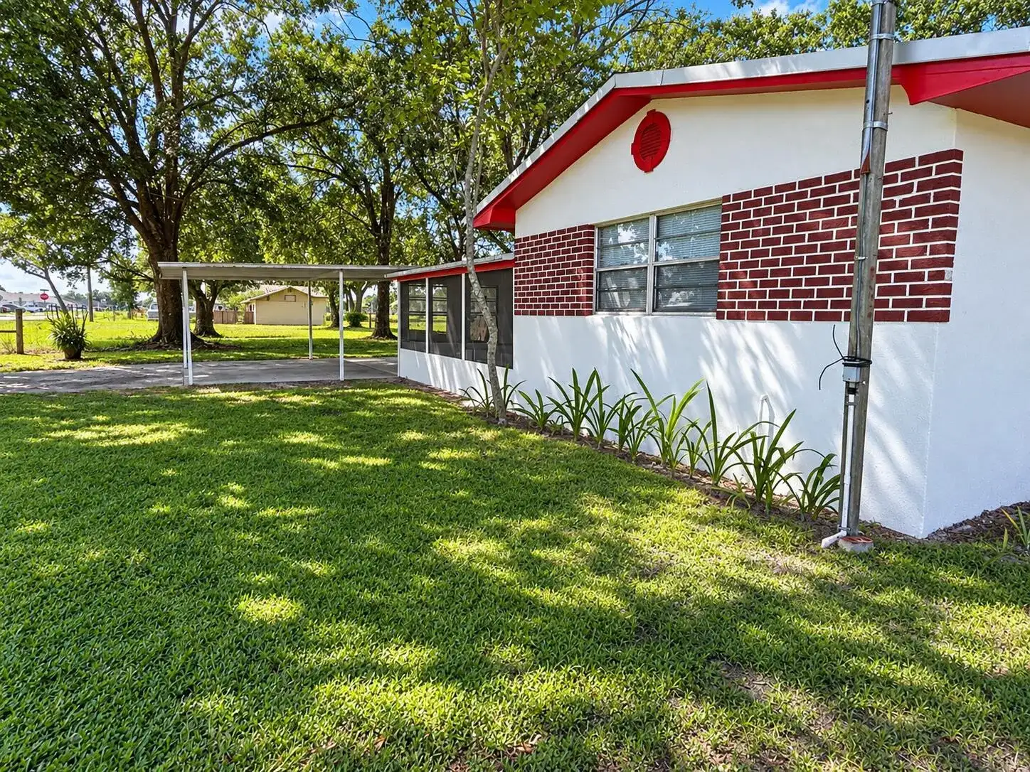 208 NW 13TH Street, Okeechobee FL 34972 photo 3