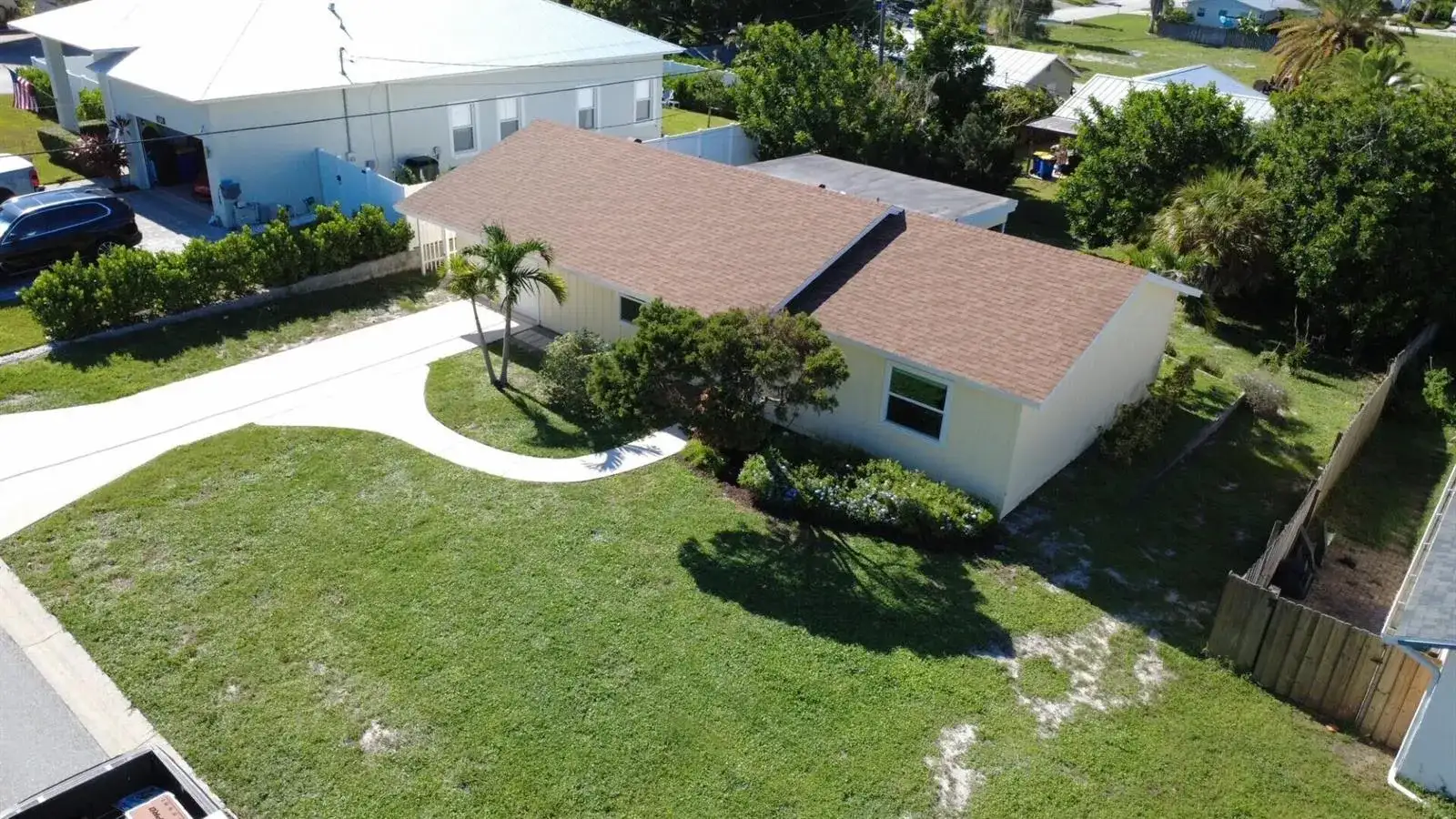 7389 SE FLAMINGO Way, Hobe Sound FL 33455 photo 2