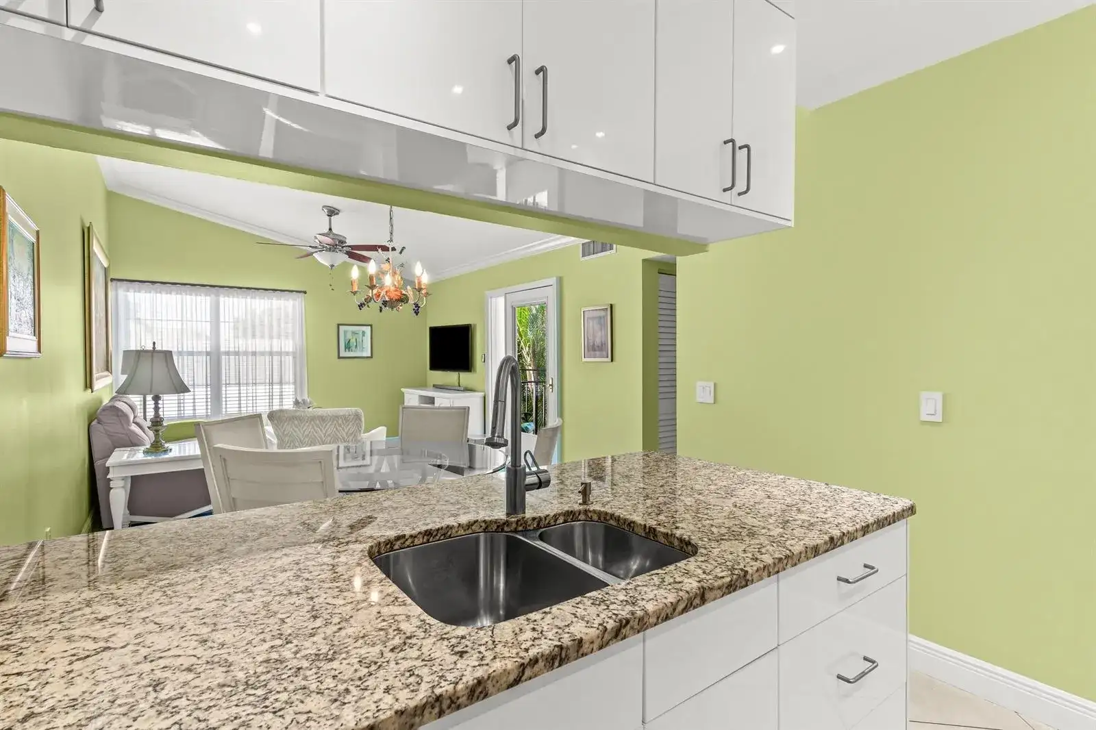 501 WATERSIDE Drive, Hypoluxo FL 33462 photo 3