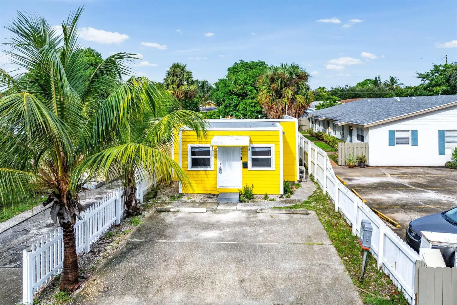 413 N E Street, FL 33460 photo 2