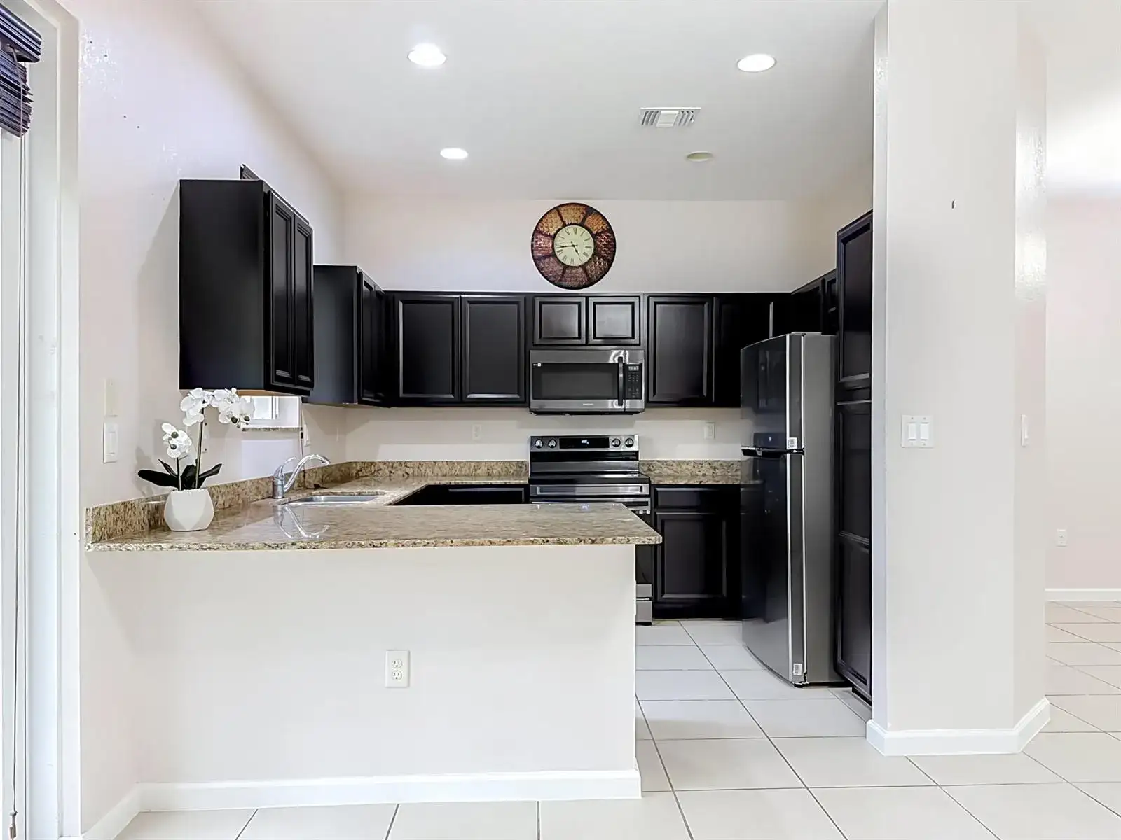 1366 NW 214TH Terrace, Miami Gardens FL 33169 photo 4
