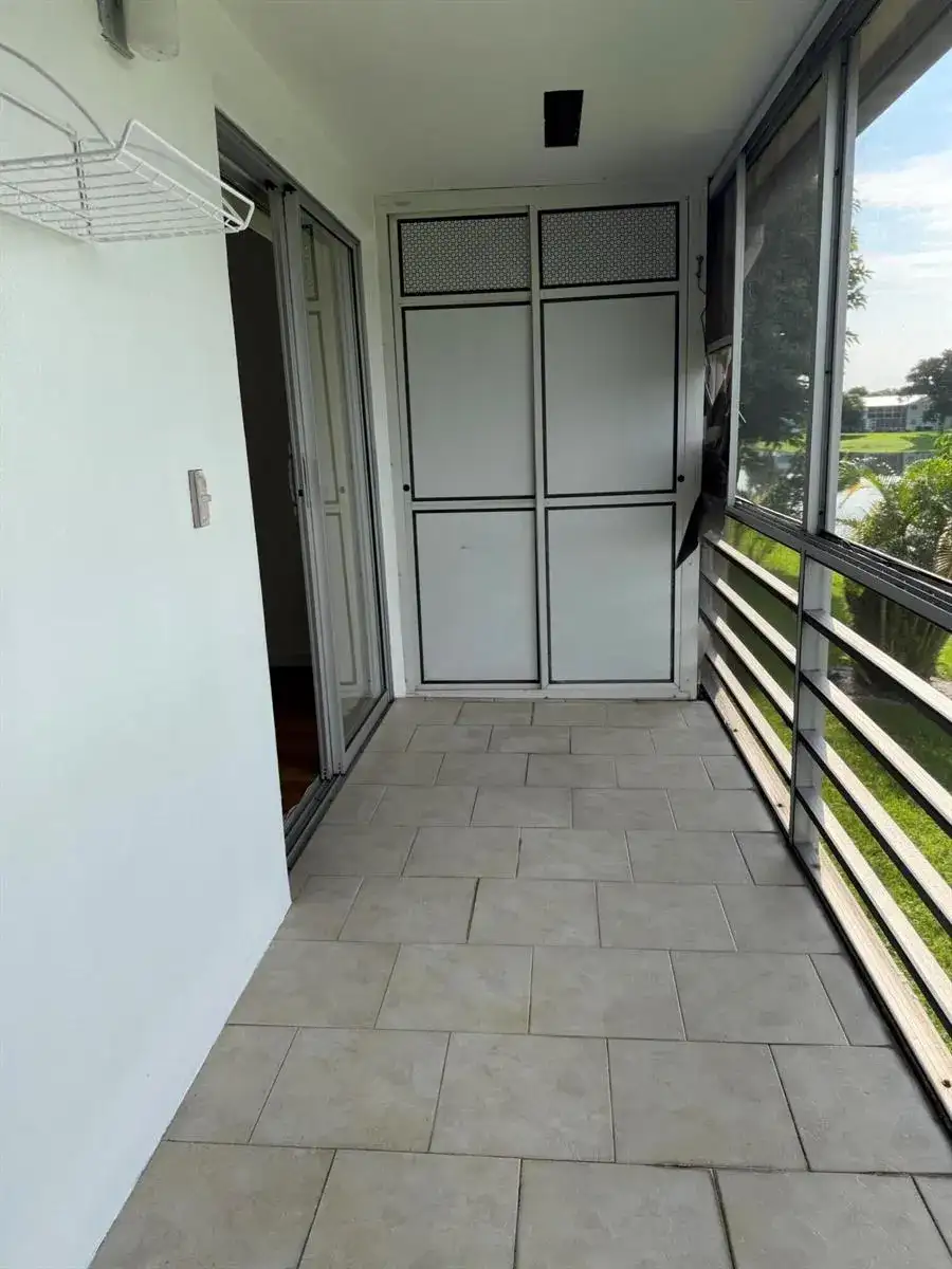 13 KENT A, West Palm Beach FL 33417 photo 2