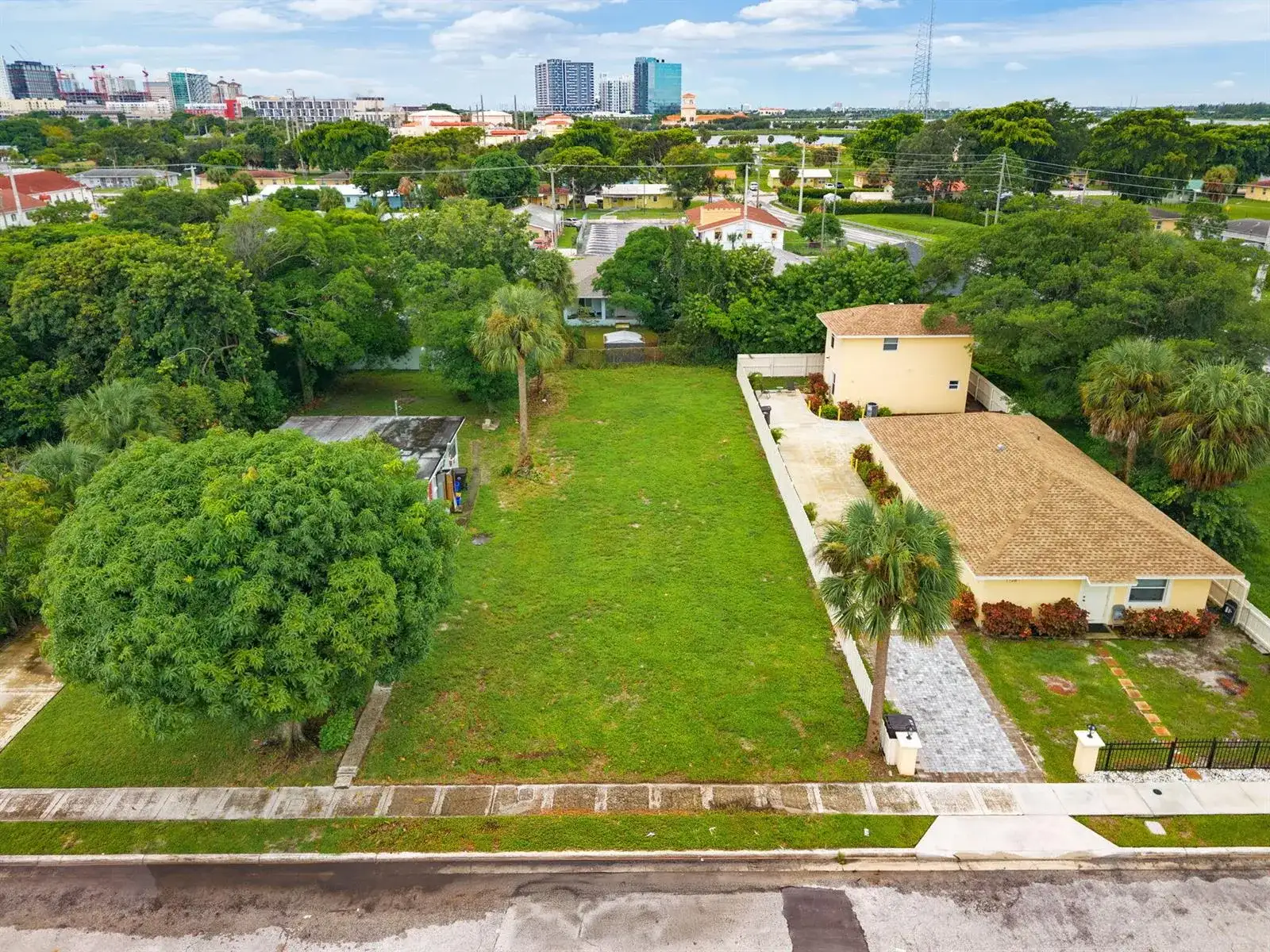 1120 9TH Street, West Palm Beach FL 33401 photo 4