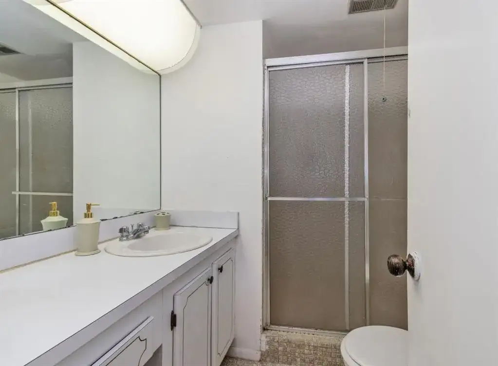 2951 Sunrise Lakes Drive E, Sunrise FL 33322 photo 3
