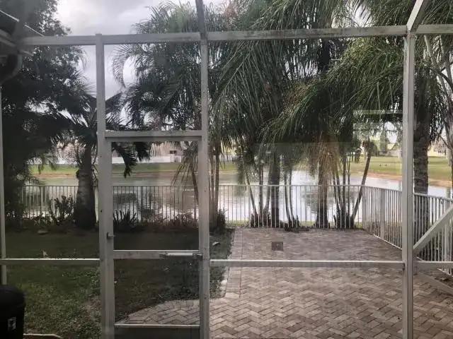 147 KENSINGTON Way, Royal Palm Beach FL 33414 photo 2