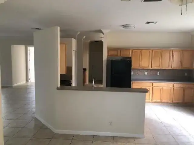 147 KENSINGTON Way, Royal Palm Beach FL 33414 photo 5