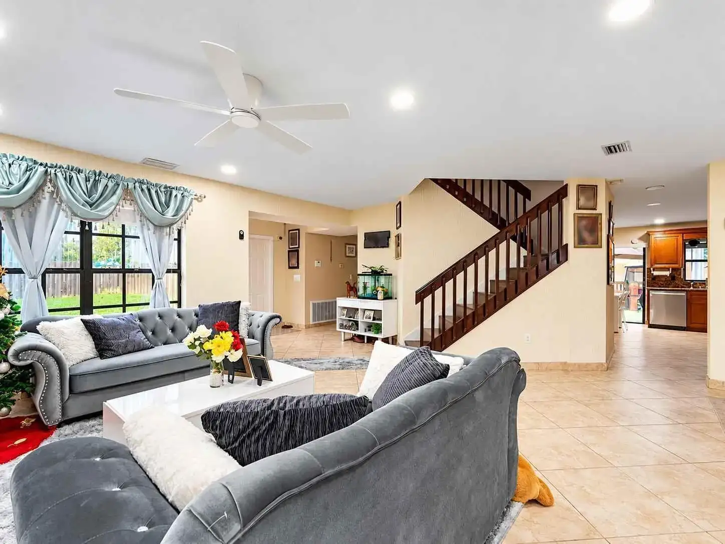 1431 SW 87TH Way, Pembroke Pines FL 33025 photo 3