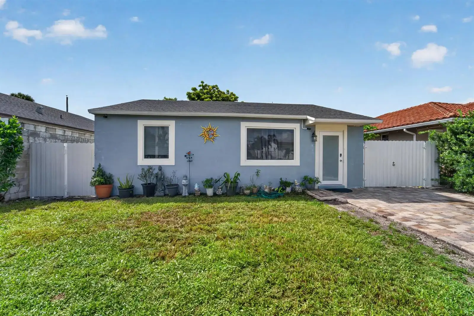 946 Mcintosh Street, West Palm Beach FL 33405 photo 3