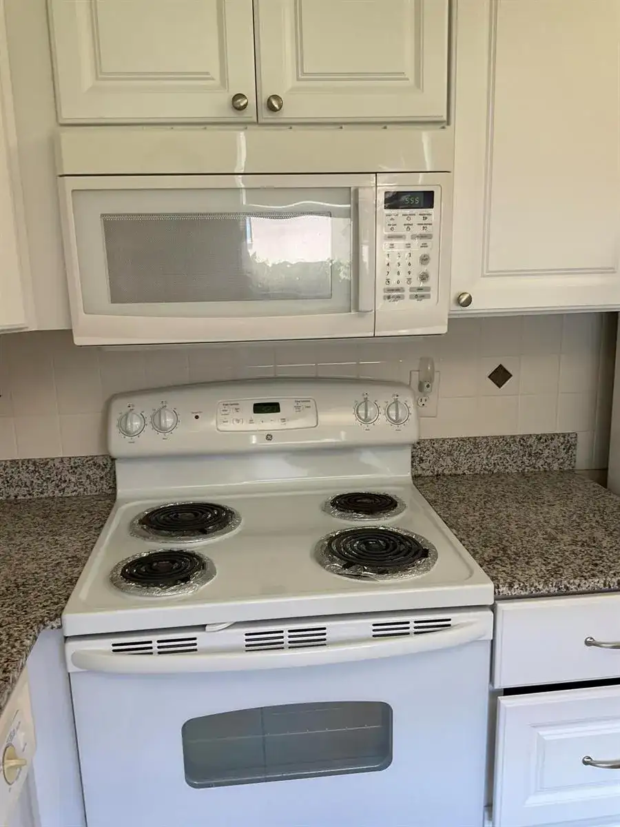 300 BRITTANY G, Delray Beach FL 33446 photo 4