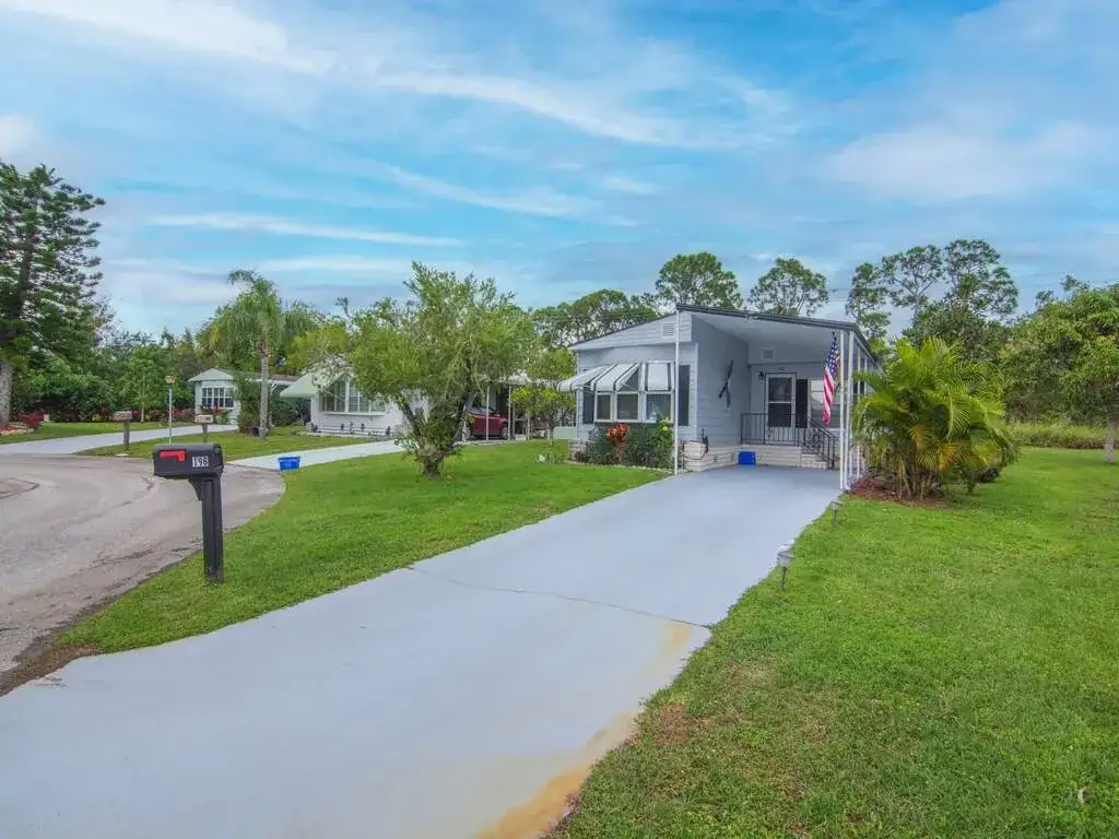 196 W Caribbean, Port St. Lucie FL 34952 photo 3
