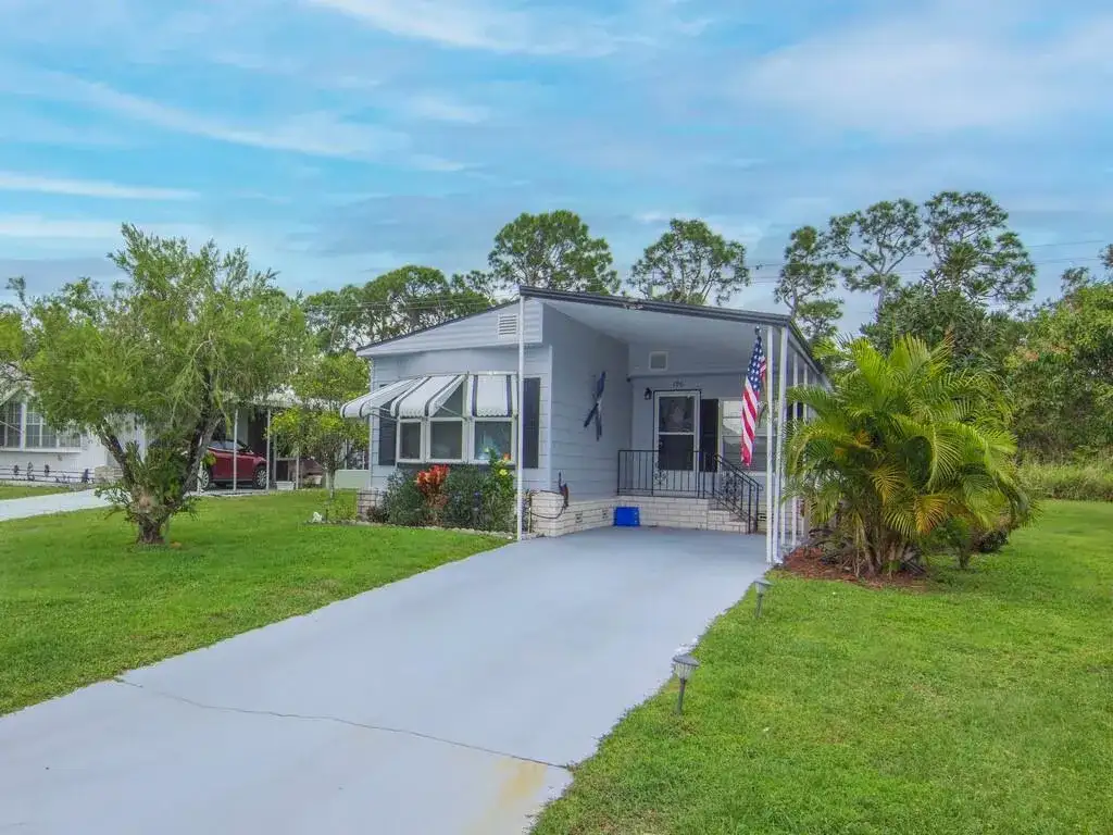 196 W Caribbean, Port St. Lucie FL 34952 photo 4