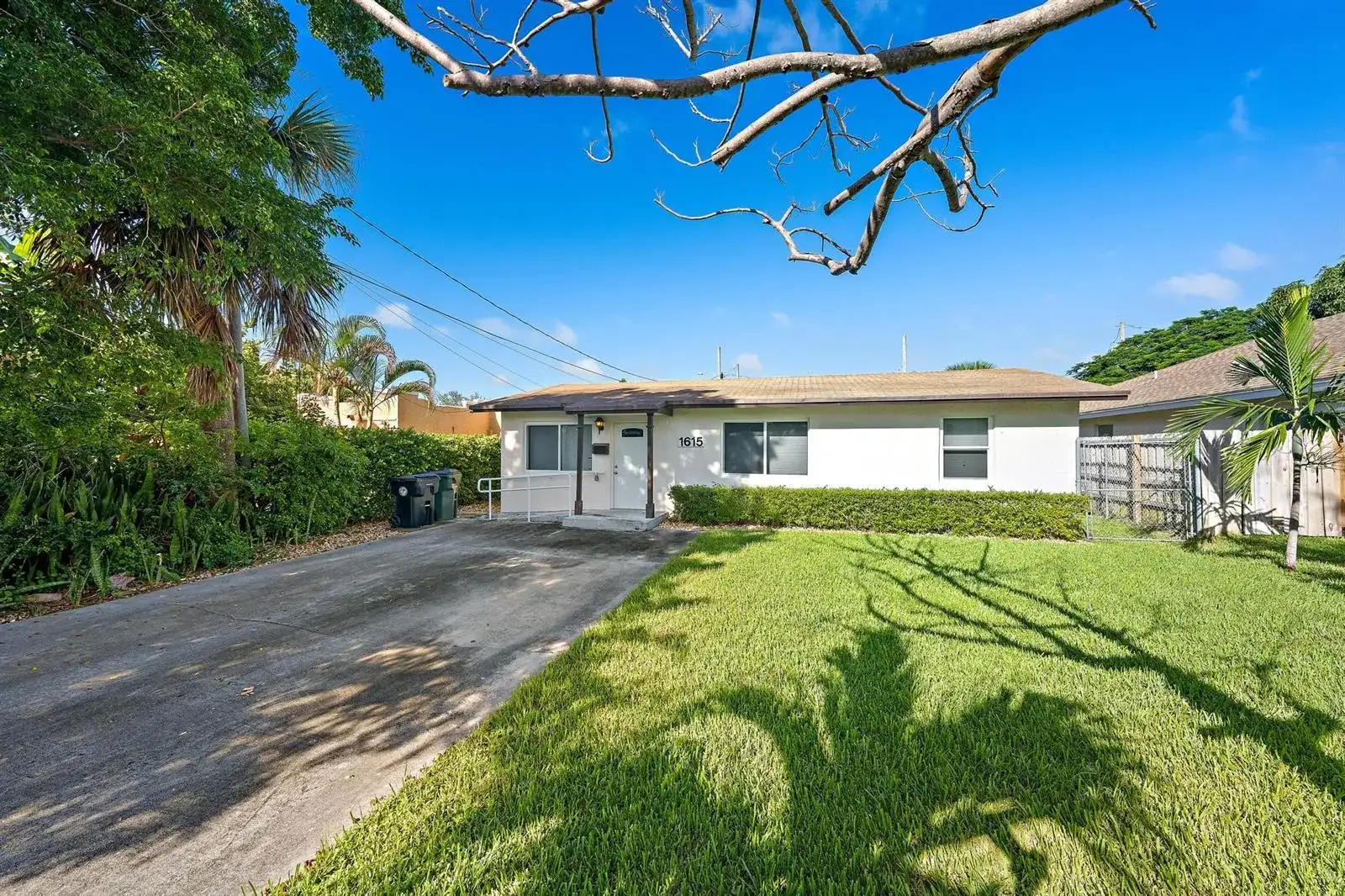 1615 S N Street, FL 33460 photo 2