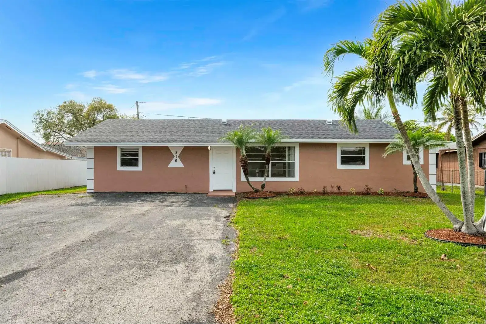 816 NE 22ND Street, Belle Glade FL 33430 photo 2