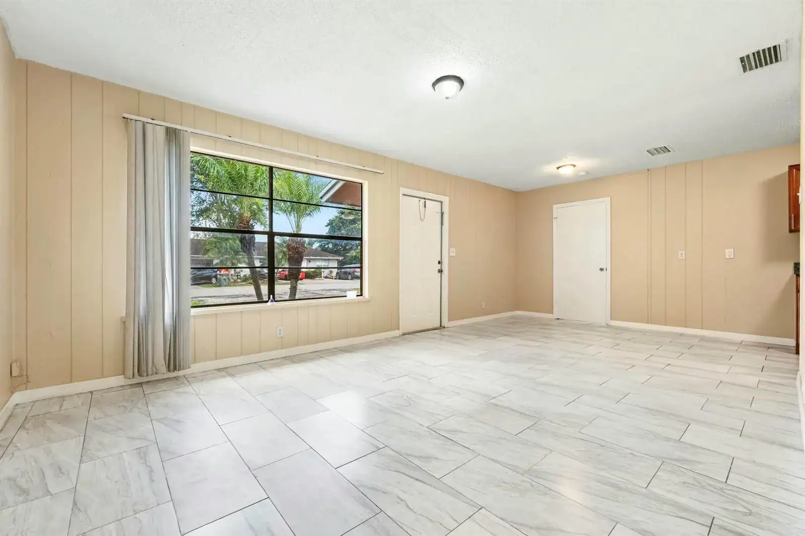 816 NE 22ND Street, Belle Glade FL 33430 photo 3