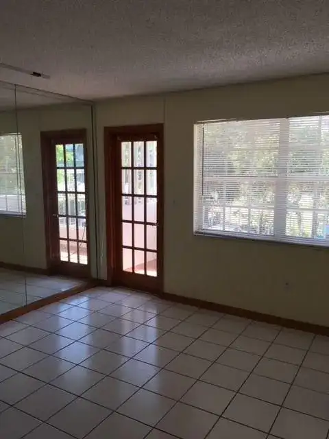 528 MERIDIAN Avenue # 204, Miami Beach FL 33139 photo 4