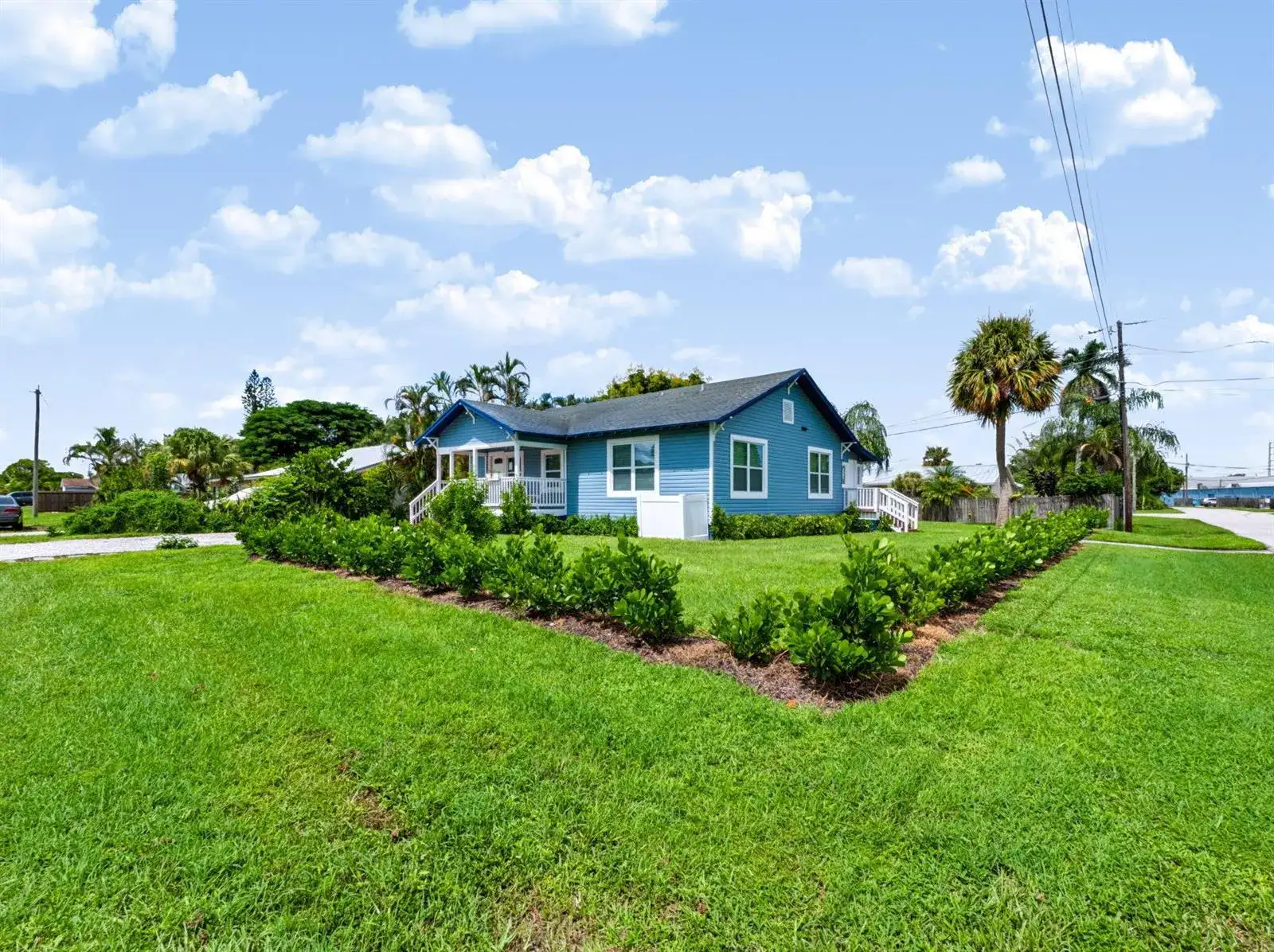 1566 NW 9th Avenue, Stuart FL 34994 photo 2