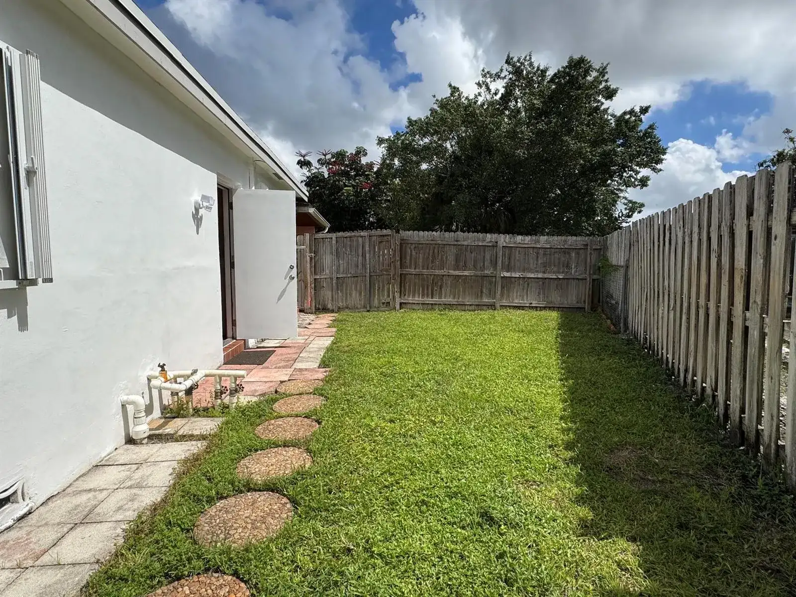 8306 NW 74TH Terrace, Tamarac FL 33321 photo 4