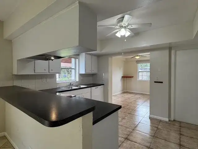 8306 NW 74TH Terrace, Tamarac FL 33321 photo 5